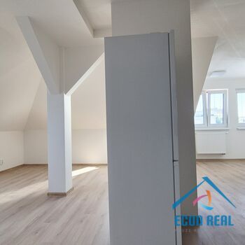 Pronájem zcela nového bytu 2kk se šatnou a s parkovacím stáním ve vile, Havlíčkova, Kolín