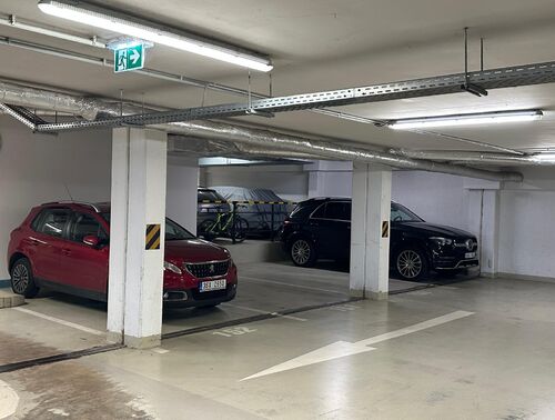 Fotografie nemovitosti - Pronájem garážového stání v Nákupní ulici, Jesenice