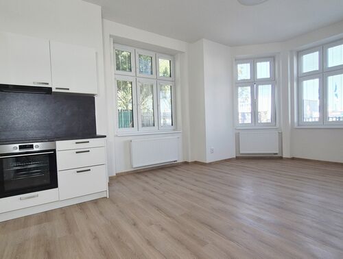 Fotografie nemovitosti - Pronájem zcela nového bytu 2kk se šatnou a s parkovacím stáním ve vile, Havlíčkova, Kolín