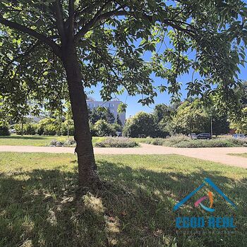 Prodej rodinného, světlého bytu 4+1, 74,6 m2 s lodžií a sklepem, sídliště Cukrovar, Kralupy n/V.