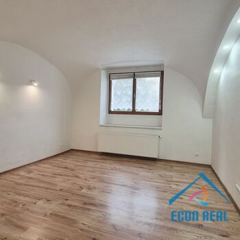 Pronájem světlého bytu 1kk, 41 m2, Mariánské nám., Stará Boleslav