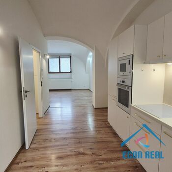 Pronájem světlého bytu 1kk, 41 m2, Mariánské nám., Stará Boleslav