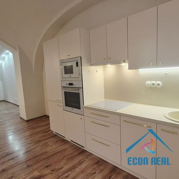 Pronájem světlého bytu 1kk, 41 m2, Mariánské nám., Stará Boleslav