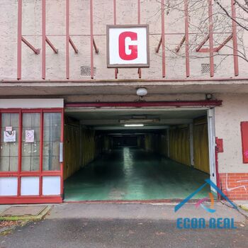 Pronájem garáže v garážovém domě, Čimická, Praha 8