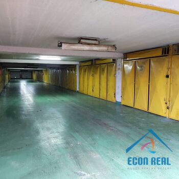 Pronájem garáže v garážovém domě, Čimická, Praha 8