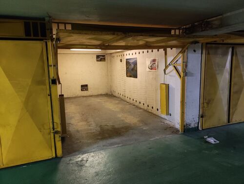 Fotografie nemovitosti - Pronájem garáže v garážovém domě, Čimická, Praha 8