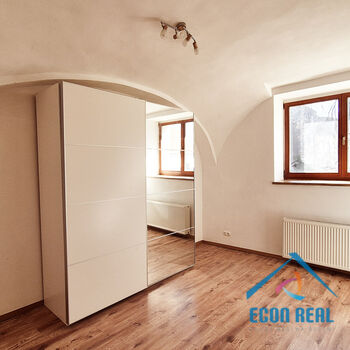 Pronájem světlého bytu 2kk, 40 m2, Mariánské nám., Stará Boleslav