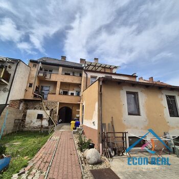 Prodej nájemního činžovního domu u zámku, Husovo nám., Benátky nad Jizerou