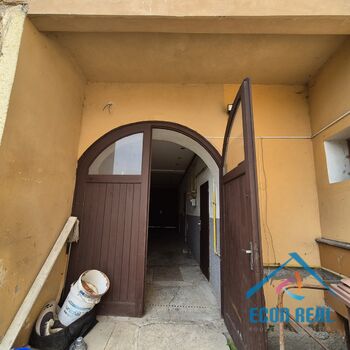 Prodej nájemního činžovního domu u zámku, Husovo nám., Benátky nad Jizerou