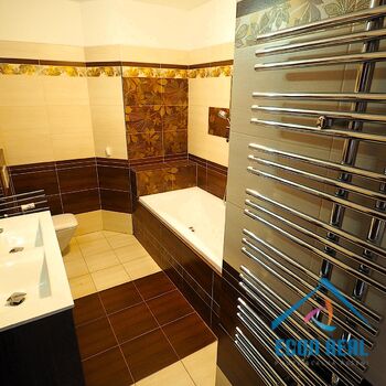 hlavní koupelna Byt 6