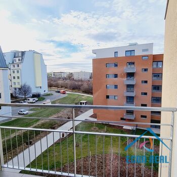 Pronájem vzdušného bytu 1kk, s lodžií, sklepem a parkováním, novostavba BD Divišovská, Praha, Chodov