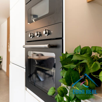 Pronájem úžasného RD 5KK s 3 koupelnami - 224 m2, se zahradou a garáží, Na Konečné, Praha 4 Písnice