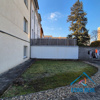 Pronájem bytu 3+1, 82 m2, balkon, 2 garáže, Královická ul., Praha 10 Strašnice,
