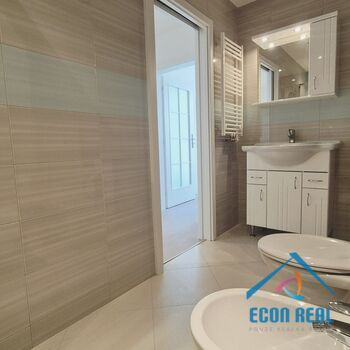 Pronájem bytu 3+1, 82 m2, balkon, 2 garáže, Královická ul., Praha 10 Strašnice,