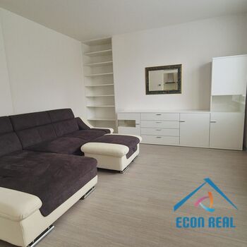 Pronájem bytu 3+1, 82 m2, balkon, 2 garáže, Královická ul., Praha 10 Strašnice,