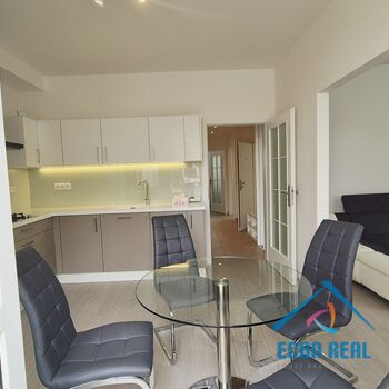 Pronájem bytu 3+1, 82 m2, balkon, 2 garáže, Královická ul., Praha 10 Strašnice,