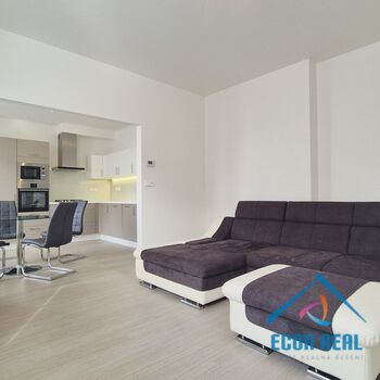 Pronájem bytu 3+1, 82 m2, balkon, 2 garáže, Královická ul., Praha 10 Strašnice,