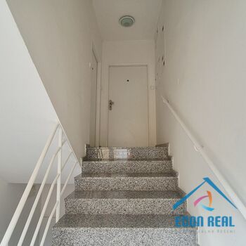 Pronájem bytu 3+1, 82 m2, balkon, 2 garáže, Královická ul., Praha 10 Strašnice,