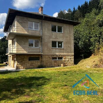 Prodej domu se dvěma byty, garáže, zahrada 2815 m2, Ústí u Staré Paky