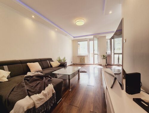 Pronájem příjemného, vzdušného bytu 3+kk, Cíglerova ul, Praha 9, 2 min. od metra Rajská zahrada