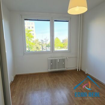 Pronájem nezařízeného 3+1, u Arkád Pankrác, ul. Plamínkové, Praha 4