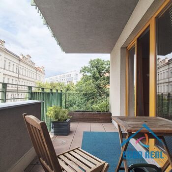 Pronájem vzdušného a světlého bytu 3+kk s terasou, Krejčího, Praha 8 Libeň