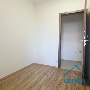 Pronájem zcela nové, luxusní jednotky 3kk, 92m2, s parkováním, U Kovárny, Herink