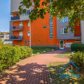 Prodej komfortního bytu 3+kk, 83 m2, balkon, sklep, 2 garážová stání, Symfonická, Praha 5