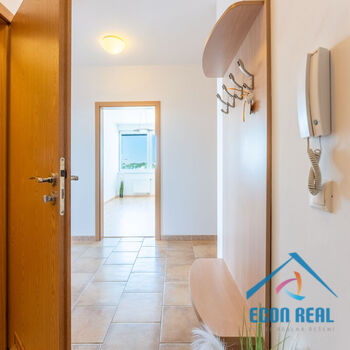 Prodej komfortního bytu 3+kk, 83 m2, balkon, sklep, 2 garážová stání, Symfonická, Praha 5