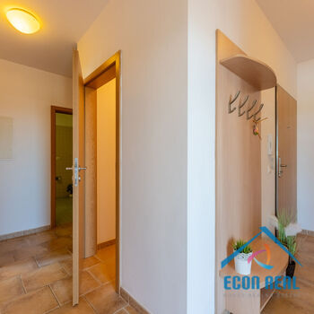 Prodej komfortního bytu 3+kk, 83 m2, balkon, sklep, 2 garážová stání, Symfonická, Praha 5