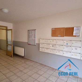 Prodej nadstandardního bytu 2kk, komplet po reko, lodžie, sklep