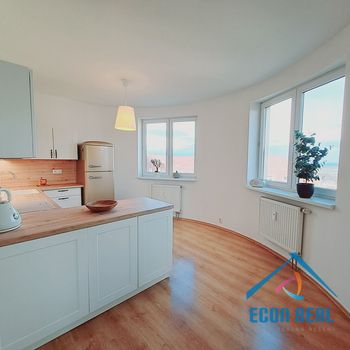 Prodej nadstandardního bytu 2kk, komplet po reko, lodžie, sklep