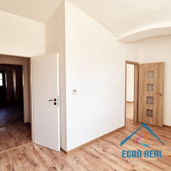 Pronájem světlého bytu 2kk, 40 m2, Mariánské nám., Stará Boleslav