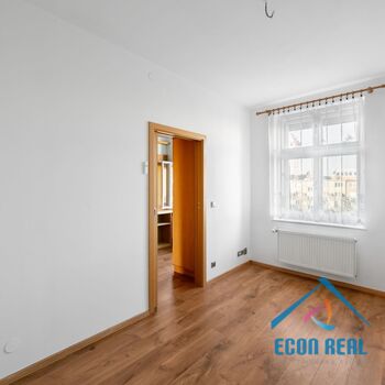 Krásný, rodinný byt 4+kk s parkováním, 128m2, Na Rozcestí, Praha 9 Libeň,