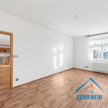 Krásný, rodinný byt 4+kk s parkováním, 128m2, Na Rozcestí, Praha 9 Libeň,
