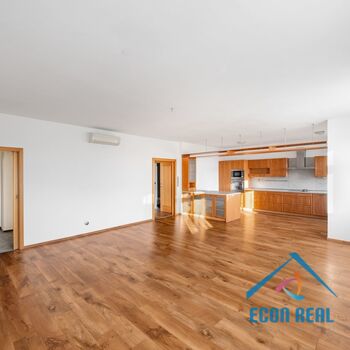 Krásný, rodinný byt 4+kk s parkováním, 128m2, Na Rozcestí, Praha 9 Libeň,
