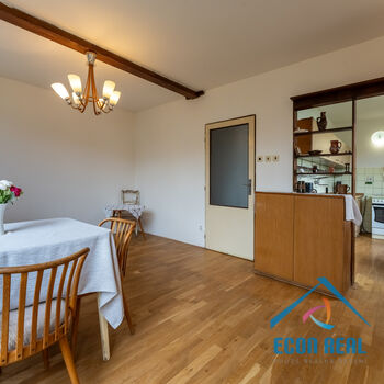 Prodej domu se zahradou, 830 m2, ul. Na Veselí, Jesenice