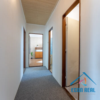 Prodej domu se zahradou, 830 m2, ul. Na Veselí, Jesenice