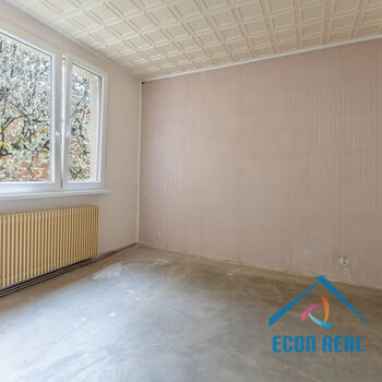 Prodej domu se zahradou, 830 m2, ul. Na Veselí, Jesenice