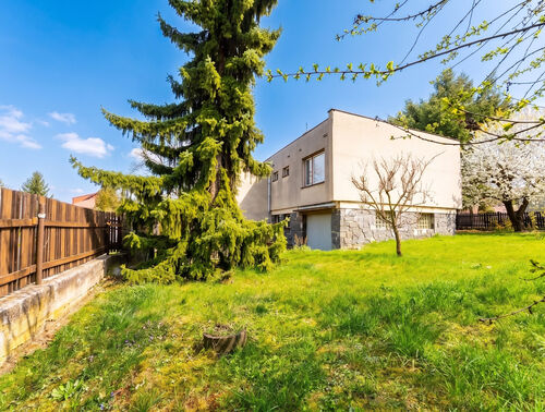 Fotografie nemovitosti - Prodej domu se zahradou, 830 m2, ul. Na Veselí, Jesenice
