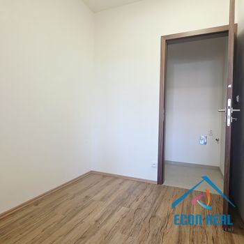 Pronájem zcela nové, luxusní jednotky 3kk, 92m2, s parkováním, U Kovárny, Herink