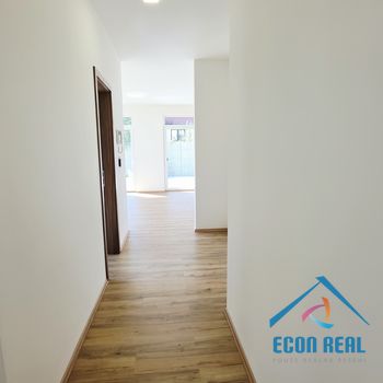Pronájem zcela nové, luxusní jednotky 3kk, 92m2, s parkováním, U Kovárny, Herink