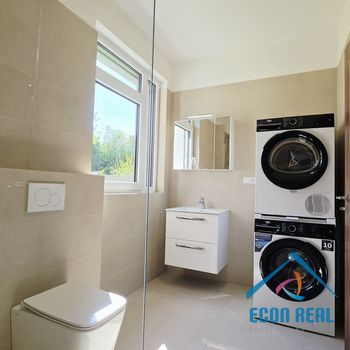 Pronájem zcela nové, luxusní jednotky 3kk, 92m2, s parkováním, U Kovárny, Herink