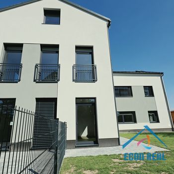 Pronájem zcela nové, luxusní jednotky 3kk, 92m2, s parkováním, U Kovárny, Herink