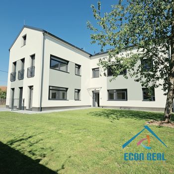 Pronájem zcela nové, luxusní jednotky 3kk, 92m2, s parkováním, U Kovárny, Herink