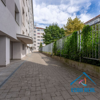 Prodej světlého bytu 2+KK, 53 m2, Vladivostocká, Praha 10 Vršovice