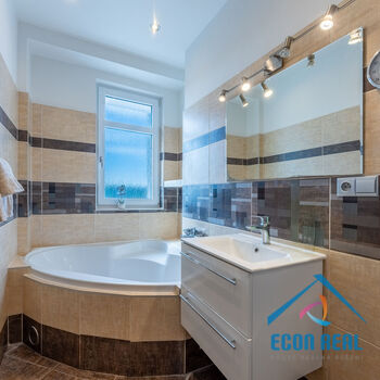 Prodej světlého bytu 2+KK, 53 m2, Vladivostocká, Praha 10 Vršovice