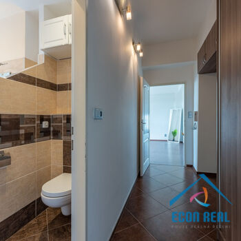 Prodej světlého bytu 2+KK, 53 m2, Vladivostocká, Praha 10 Vršovice